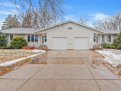 851 Dodd Rd, West Saint Paul, MN, 55118