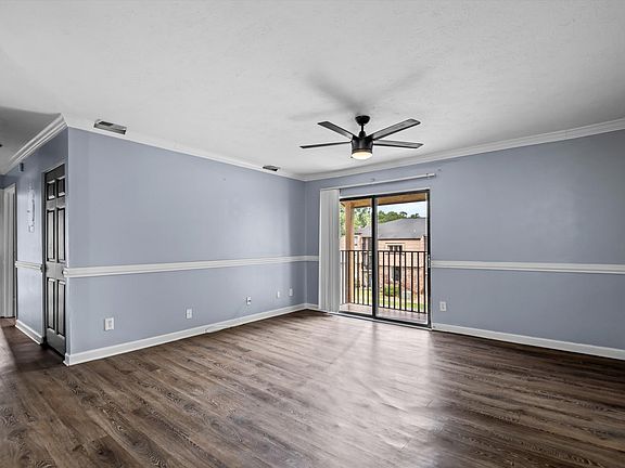 3rd image of 1411 Old Manor Rd