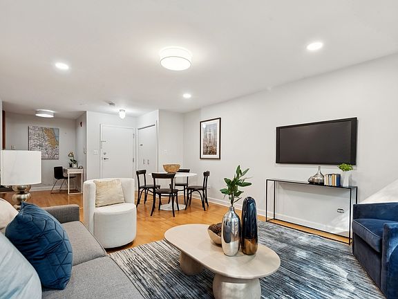 5th image of 1414 Elmwood Ave APT 2E