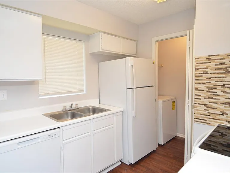 8630 Mallard Reserve Dr #205 — Photo 4