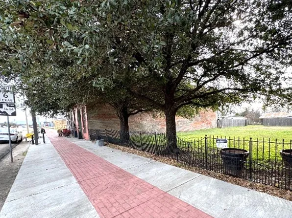 703/705 S Main St, Calvert, TX 77837