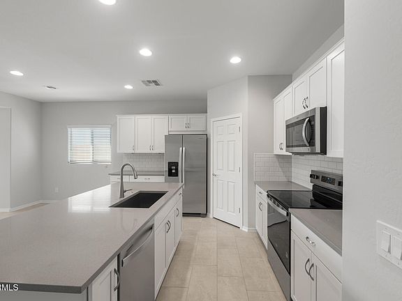 4th image of 17817 W PUEBLO Avenue