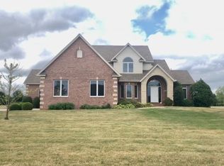 2140 Cromwell Cir, Davenport, IA 52807