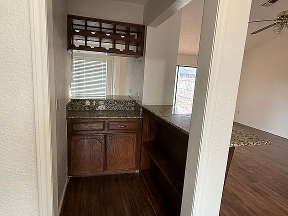 4th image of 1320 Melinda Ln