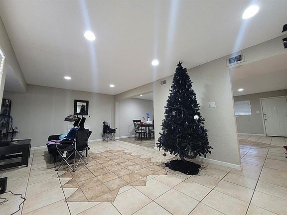 3rd image of 781 Country Place Dr APT 1087