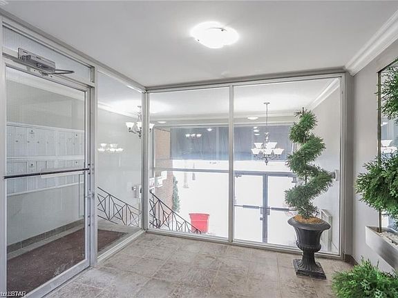 5th image of 570 William St #104