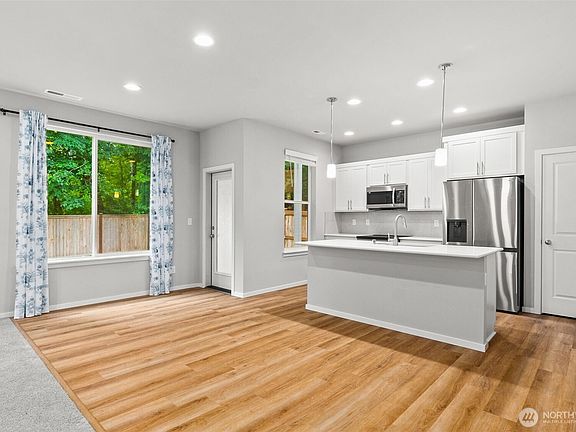 4th image of 4313 23rd Court NE