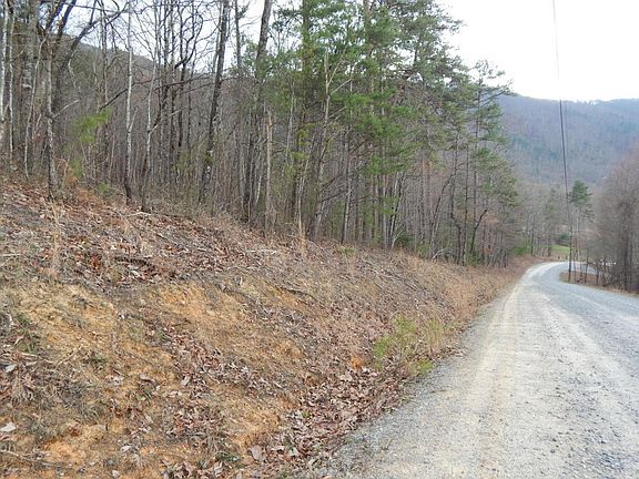 2nd image of 3709 Chilhowee Trl