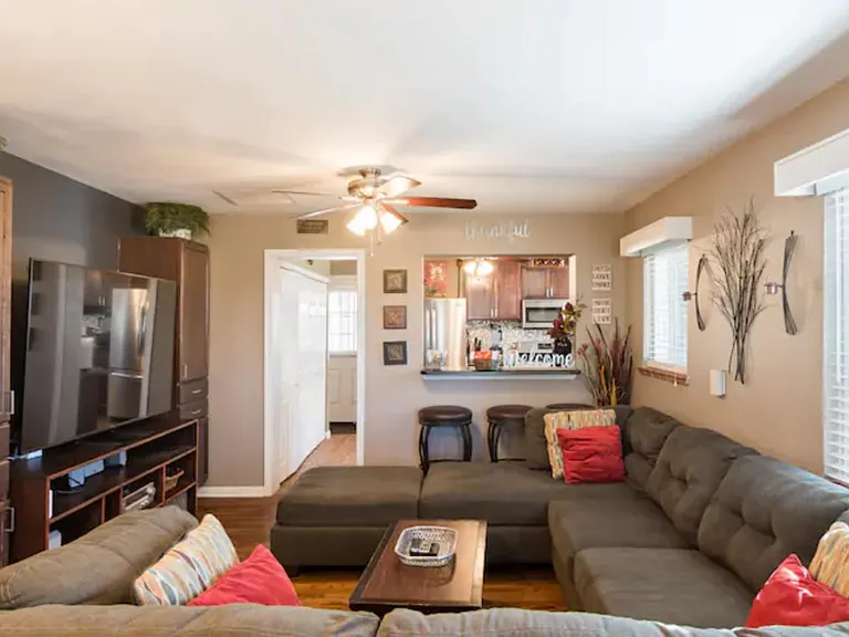 1300 Perry St — Photo 21