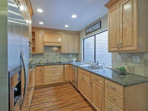 3rd image of 109 Lancewood Pl #109