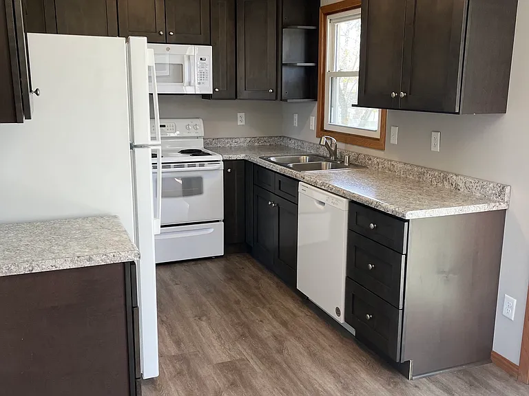 208 S Cleveland Ave — Photo 3