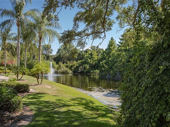 2nd image of 7325 Somerset Shores Ct