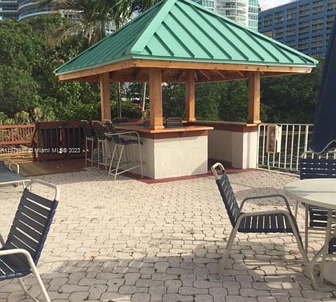 5th image of 2201 E Brickell Ave #17