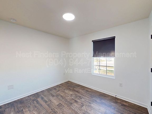 3rd image of 3640 Alta Lakes Blvd