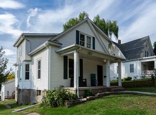 10 Crestwood Ter, Davenport, IA 52803