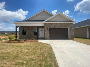 219 Beau Claire Cir, Byron, GA 31008