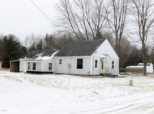 7046 S Quarterline Rd, Spring Lake, MI 49456