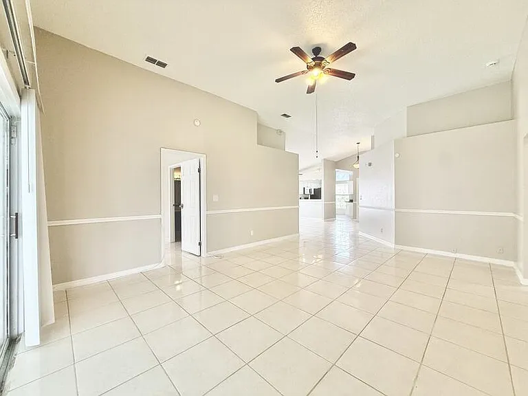11316 Maybrook Ave — Photo 17