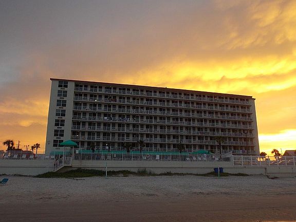 4th image of 701 S Atlantic Ave #802