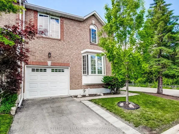 4 Victoria St #16, Hamilton, ON L9H 2B8