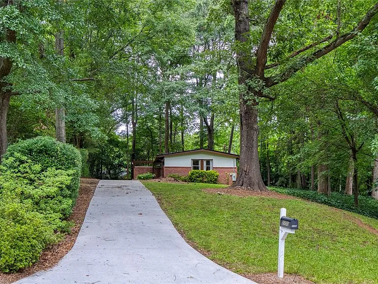2700 Brook Park Way — Photo 1