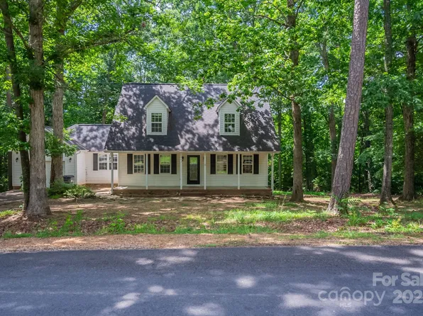 203 Hickory Wood Dr, Kannapolis, NC 28083