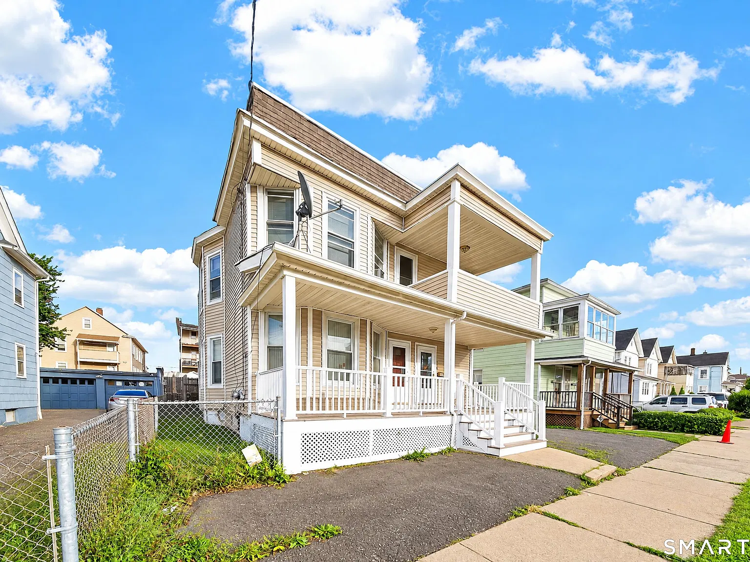 3 bed, 1.0 bath, 2304 sqft, $2,300 — Photo 3