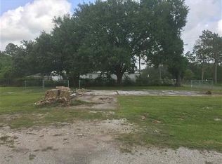 337 James St, Winnie, TX 77665