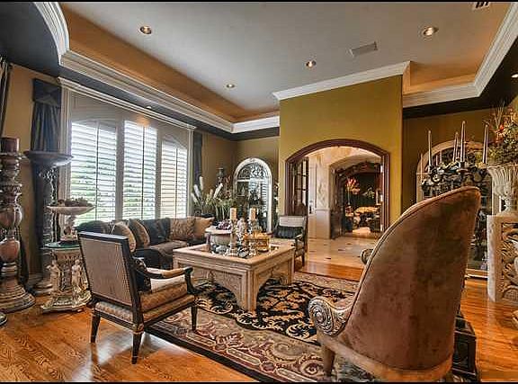 4th image of 6030 Torrey Pines Dr
