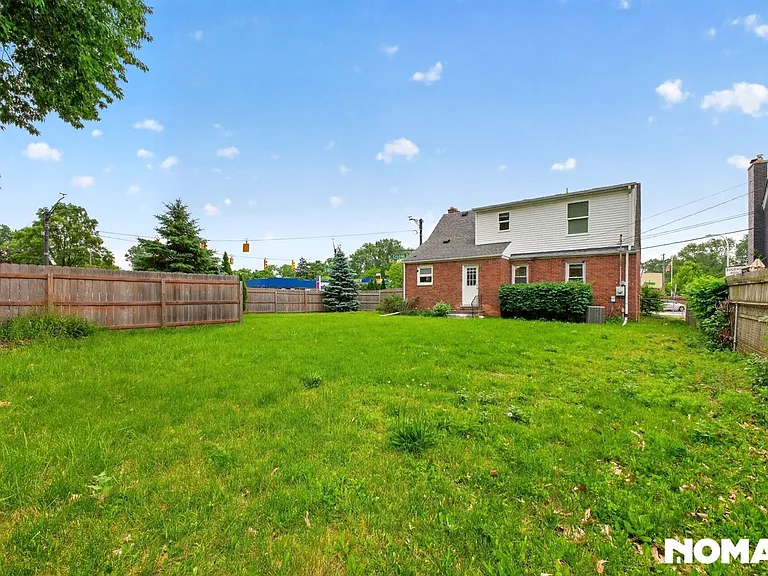 1723 Edgewood Dr — Photo 29