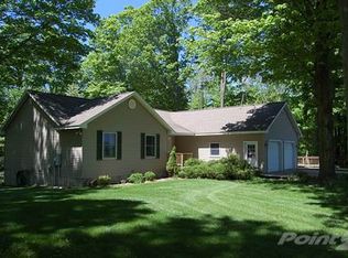 5489 Ridgeview Rd NW, Rapid City, MI 49676