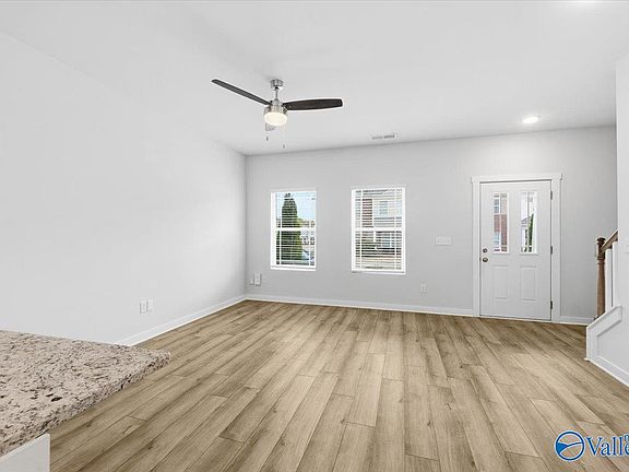 5th image of 429 Falls Pointe