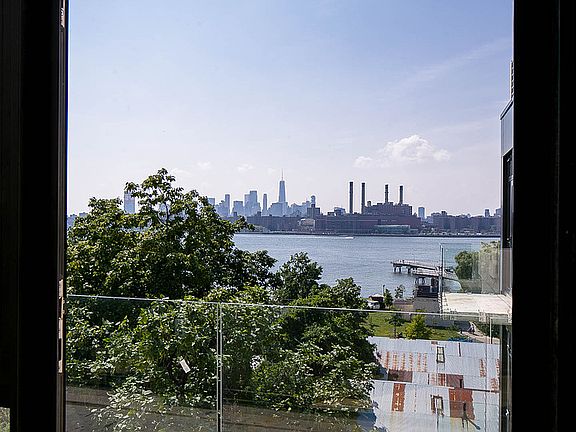 3rd image of 44 Kent St #514