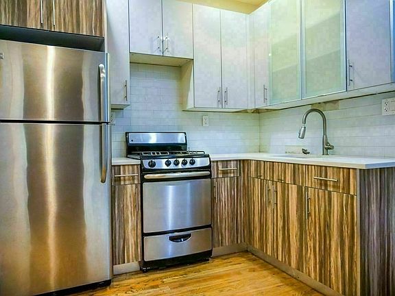 4th image of 376 Lewis Ave #3AC