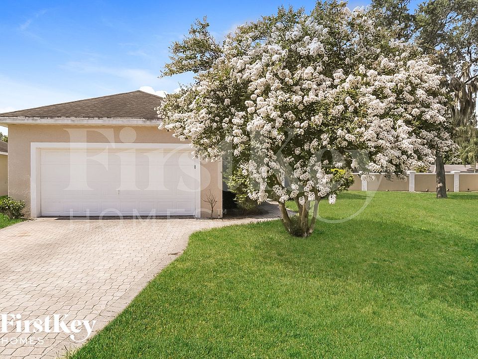 1st image of 1020 Robin Ln