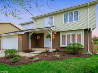 2739 Longview Dr, Lisle, IL 60532