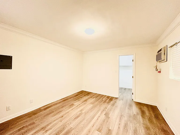 11970 Iowa Ave — Photo 12