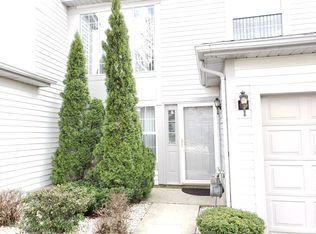 1241 Dunamon Dr, Bartlett, IL 60103