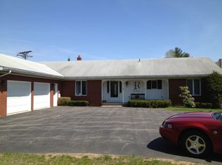 1064 Merlin Dr, Niskayuna, NY 12309