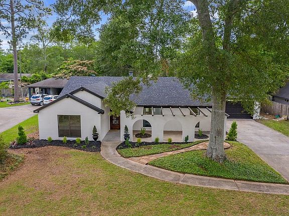 3rd image of 1570 N Chateau Cir