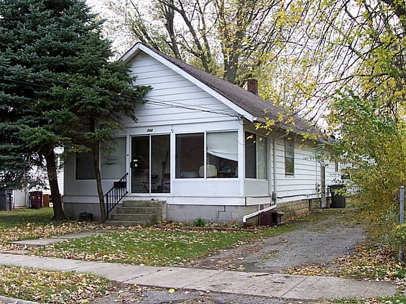 2nd image of 704 Catalpa Ave