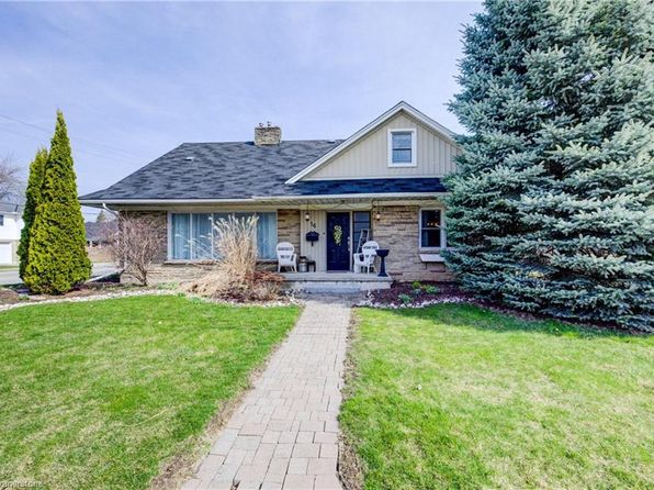 16 1st St W, Woolwich, ON N3B 1G2