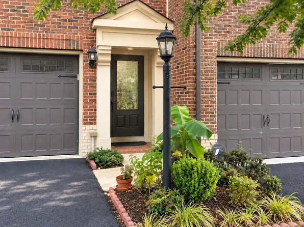 23687 Sailfish Sq, Ashburn, VA 20148
