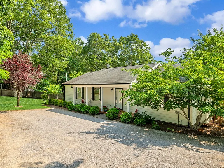 24 Robeson Blvd — Photo 3