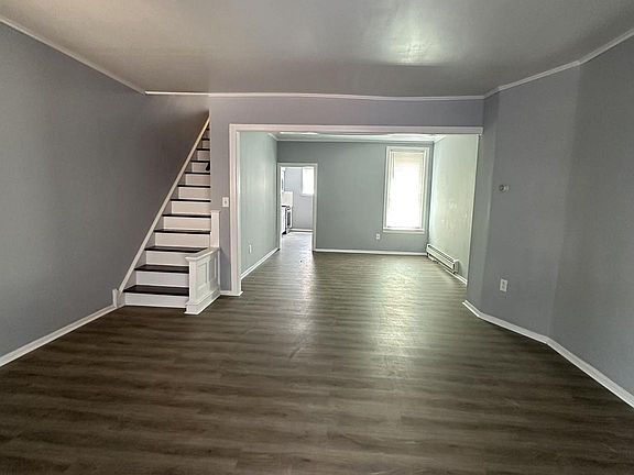 2nd image of 530 Rosalie St