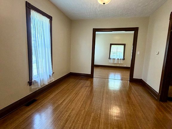 5th image of 2024 Vermont Ave