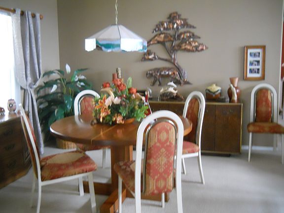 2nd image of 454 New Pond Ct