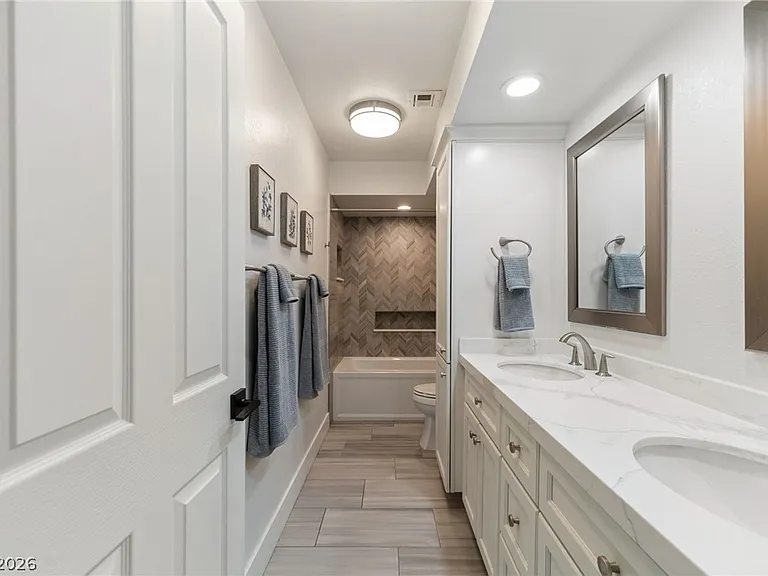 2233 Versailles Ct — Photo 61