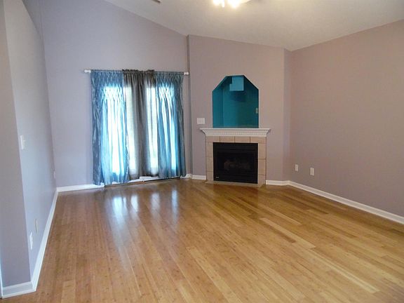 5th image of 253 Clover Valley Dr