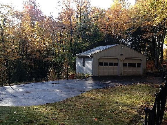 2nd image of 232 Cressy Rd